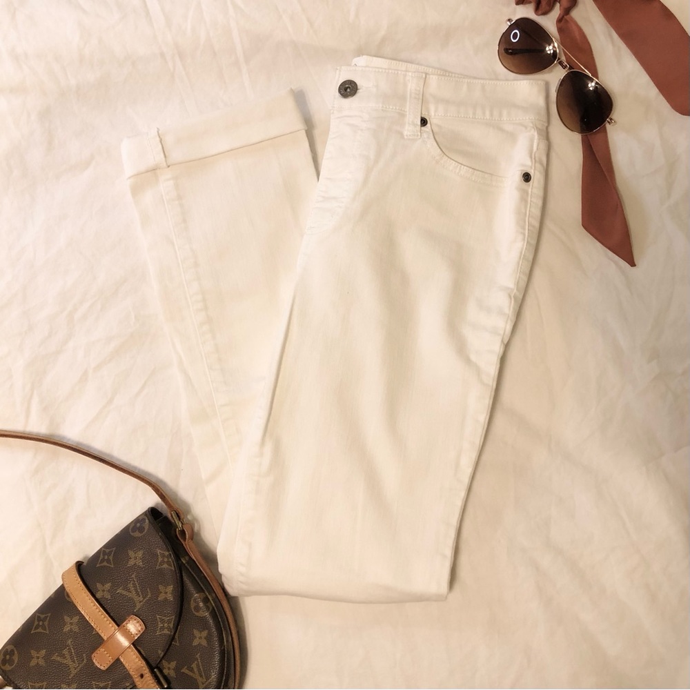 St. John’s Bay Straight Leg Jeans 6 Long